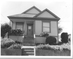 1905 Queen Anne cottage house in the Morris Addition, at 316 West Street, Sebastopol, California, 1993