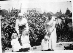 Great grandmother Harriet Allen with her granddaughter Cora Miller Elvy and Cora's daughters, Wilma, Harriet and Phillis, about 1921