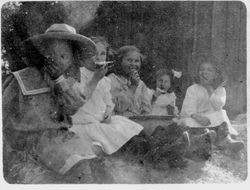 Frances Moody, Ethel ?, Josephine Moody, Blanche and Allice Riddell, about 1908