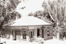 Burbank cottage before renovations began in 1983