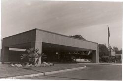 New Palm Drive Hospital entrance, about 1998