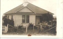 Delbert, Ruth, Glenn (Dutch) and Arthur Triggs on the front steps of the J.F. Triggs house in Graton about 1911 or 1912