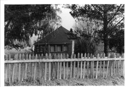 Octagon house in Bloomfield, California