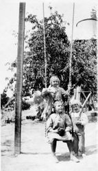 Blanche Riddell, Alice Riddell and and an unidentified friend named Vernon, about 1908