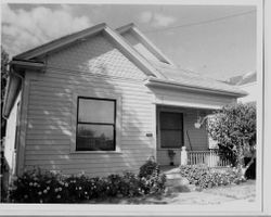 1900 Queen Anne cottage house in the Pitt Addition, at 622 Petaluma Avenue, Sebastopol, California, 1993