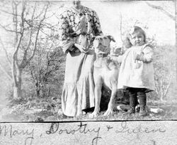 Mary (Allen) Harmon with her daughter Dorothy and dog Queen, about 1906