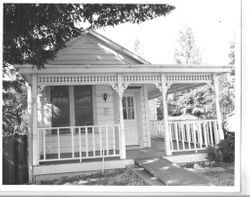 1895 Queen Anne cottage house at 562 Petaluma Avenue, Sebastopol, California, in Pitt's Addition, 1993