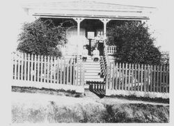 Evalyn (Evaline) Berry Scudder, resident of this house at 211 Florence Avenue in 1909 with three of her four grandchildren