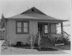 1900 cottage house in the Pitt Addition, at 466 Petaluma Avenue, Sebastopol, California, 1993