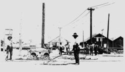 P&SR railway work crew on Main Street Sebastopol, about 1904