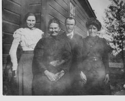 Family group photo of either the George Swain family or the Calder family