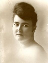 Young woman Sarah Furlong Respini