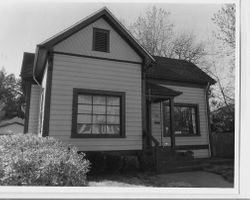 1900 Queen Anne house in the Pitt Addition, at 446 Petaluma Avenue, Sebastopol, California, 1993