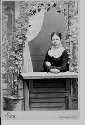 Nancy Eleanor (Nannie) Sullivan Crabtree in a posed portrait photo by Rea of Santa Rosa