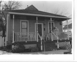 1900 cottage house in the Pitt Addition, at 438 Petaluma Avenue, Sebastopol, California, 1993