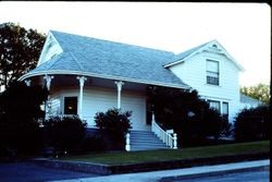 Unidentified house in Sebastopol, California, 1975