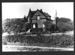 Queen Anne Shingle house known as the Baxter House at 876 Gravenstein Highway South