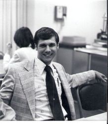 George Swan leaving Palm Drive Hospital administration to go into his own enterprise in Florida, 1978