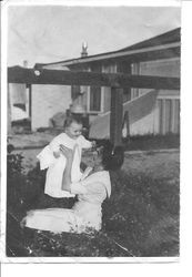 Rhoda Jonas Jennet & her baby Jean Dolores Jennet, about 1913