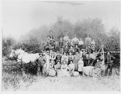 Large group of hop pickers at the Leggett hop yard near Santa Rosa, 1901