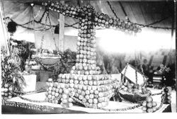 1914 Gravenstein Apple Show display of large scale made of apples 1914