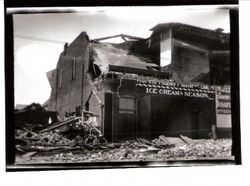 1906 Earthquake damage--Worth's Drug Store on Main Street