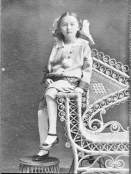 Studio portrait of Dorothy M. Harmon, 1915