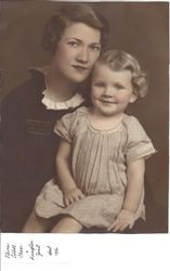 Olivia Abbott Chase and young daughter Janet Chase, about 1936