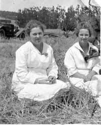 Sisters Alice and Blanche Riddell, about 1918