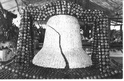 1915 Gravenstein Apple Show display of the Liberty Bell made of whole and sliced dried apples