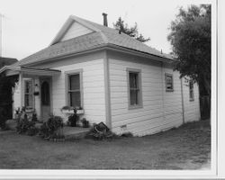 1905 cottage house in the Burnett Addition, at 7159 Burnett Street, Sebastopol, California, 1993