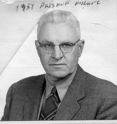 Oscar A. Hallberg 1957 passport photo