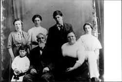 Matthew Lapham with wife Effie and children
