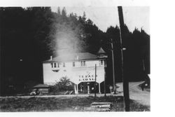 Native Sons of the Golden West building and Texaco Garage