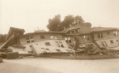 Collapsed Building in San Jose, 1906