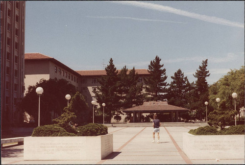 Student in Kennedy Mall