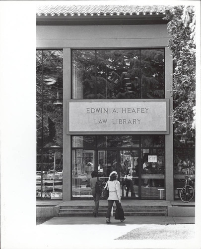 Main Entrance Heafey Library