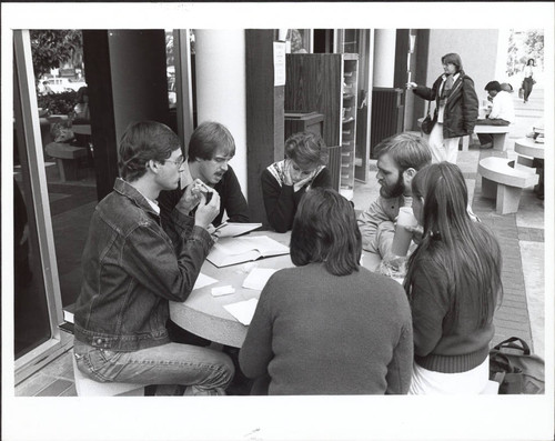 Students in Bronco Coral