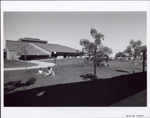 Students Lounge Between Mayer and O'Connor