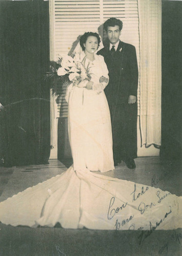 Jose Ramirez and Teresa Palomares Ramirez, wedding portrait in Torreón, Coahuila, Mexico