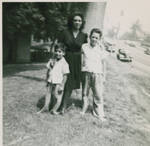 Hetzler family members in Hollenbeck Park, Boyle Heights, California