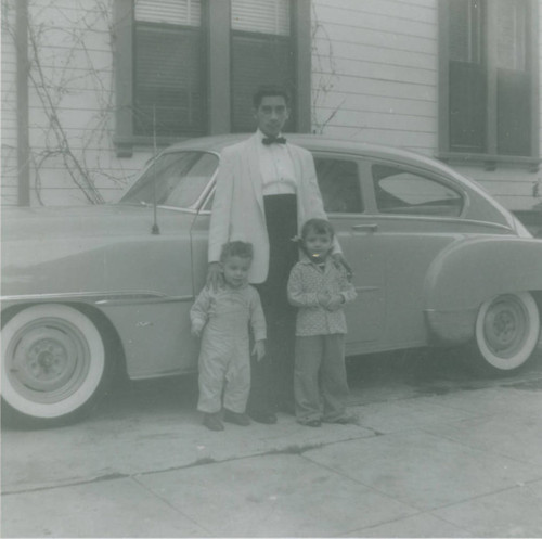 John, Louis and Martha Hetzler in front of a Chevrolet Fleetline, Boyle Heights