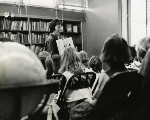 Barry Shemaria conducting storytime at the Lancaster Library, Lancaster, California