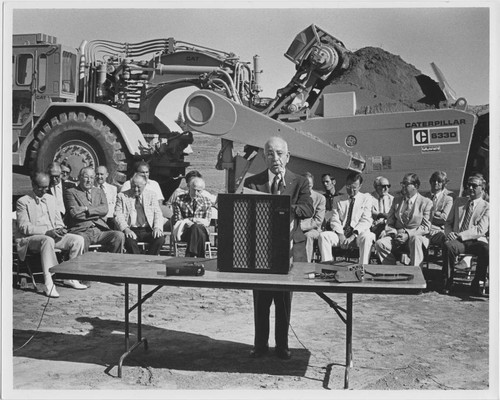 Leon Peters speaking to group at Bulldog Stadium construction site