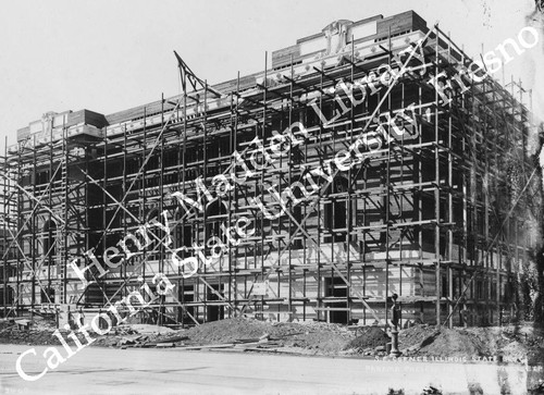 Southeast side of Illinois State Building under construction