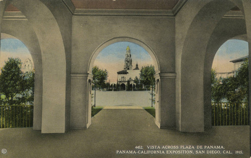 Vista across Plaza de Panama