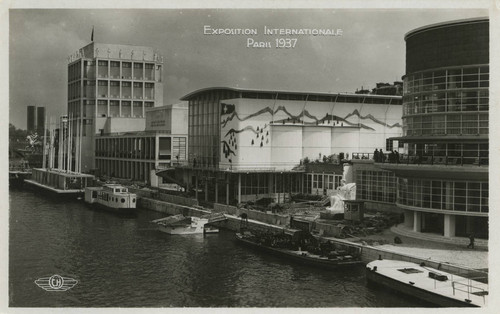 Les Pavillons de Belgique, Suisse et Italie, vus du Pont d'Lena