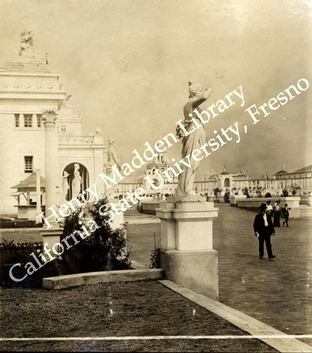 Statue of Ceres between Manufactures and Machinery and Electricity Buildings