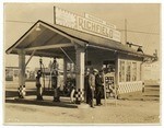 Bayless Bros. Richfield Service Station