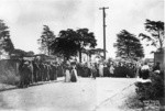 [Men's and women's relief lines. Unidentified location]